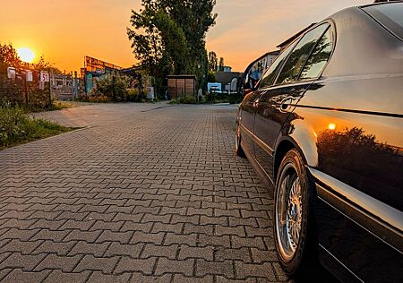 BMW 528i A Top Ausstattung rostfrei Gutachten 10TEur