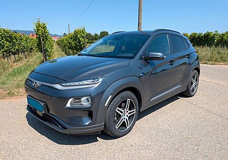 Hyundai Kona *ELEKTRO*204PS*TÜV+Inspek*NEU*SoH100*SHG*1HD