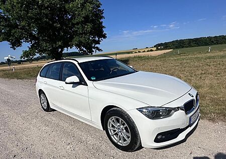 BMW 320d Touring Advantage Automatic Adva...
