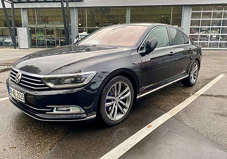 VW Passat gebraucht kaufen VW Passat Volkswagen 2.0 TDI DSG Highline Highline. RLine