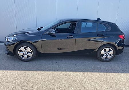 BMW 118i *NAVI*AUTOMATIC*PDC vorn und hinten*