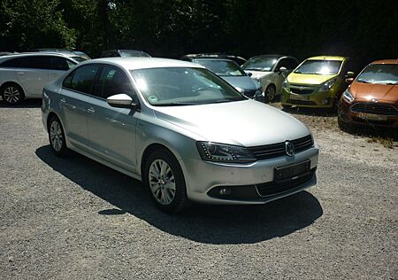 VW Jetta Volkswagen VI Life* Klima* Xenon* Sitzheizung*