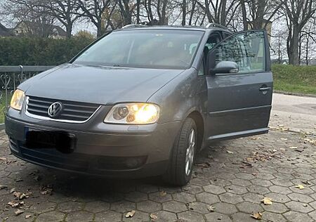 VW Touran Volkswagen 2.0 TDI Highline Highline