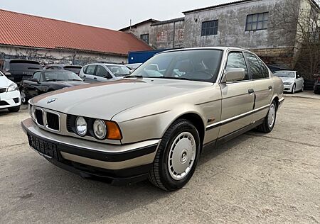 BMW 520i E34 Lim.*6-ZYLINDER*2-HAND*MANUAL*