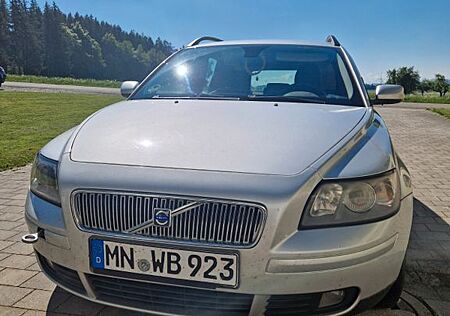 Volvo V50 2.4 -