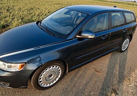 Volvo V50 D4 Momentum Momentum  (TÜV bis 05 / 2028)