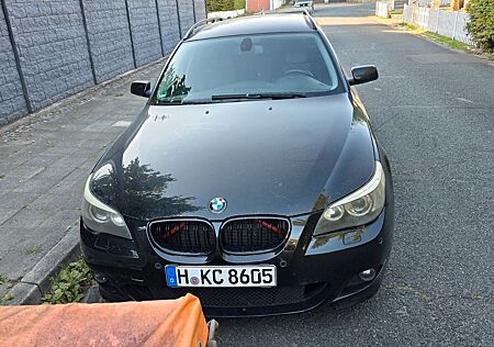 BMW 525i A touring -