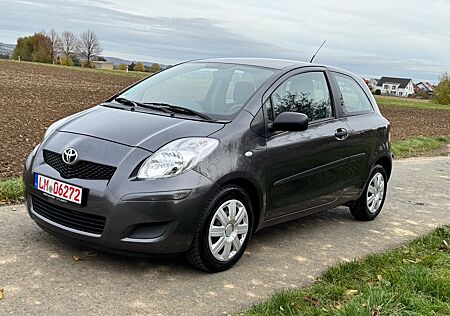 Toyota Yaris Cool+/ 1 Hand/ Wenig KM Stand/ Tüv 01.27
