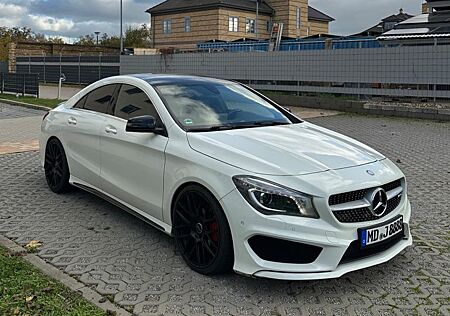 Mercedes-Benz CLA 180 AMG Line - Night Paket