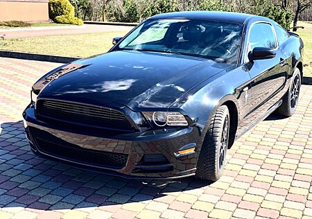Ford Mustang V6 3.7 Leather Xenon