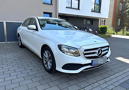 Mercedes-Benz E 200 E klasse Automatik Avantgarde Kamera Sitzheizung