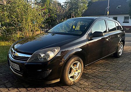 Opel Astra 1.4 schwarz mit Klima und tüv