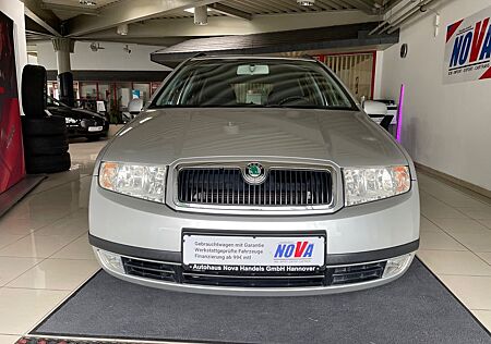 Skoda Fabia Combi 1.4 16V*1.HND*TÜV NEU*S-HEFT*AHK*ALU