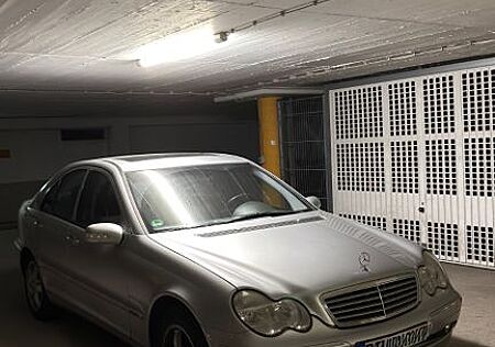 Mercedes-Benz C 180 T ELEGANCE Elegance