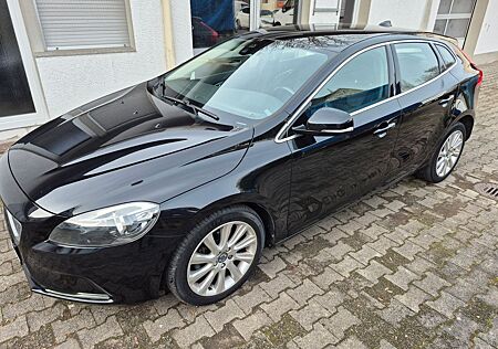 Volvo V40 D2 Momentum