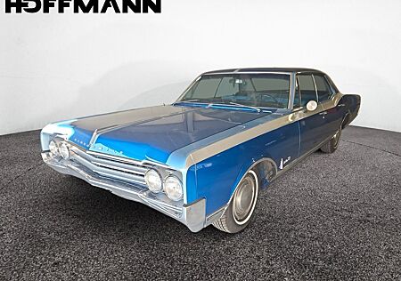 Oldsmobile Delta 88 4-door Hardtop