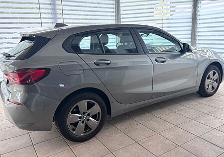 BMW 118i Advantage KAMERA LED AHK Volldigital