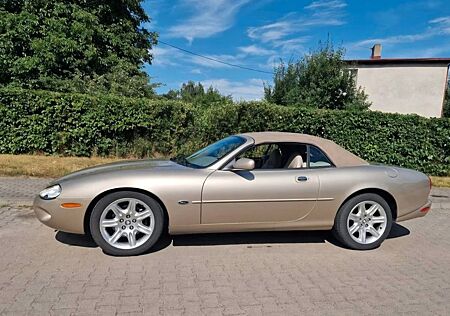 Jaguar XK8 Cabriolet -