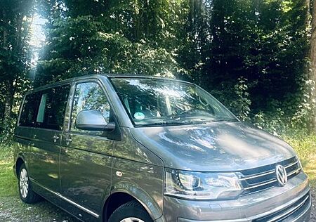 VW T5 Multivan Volkswagen Highline Ausstattung