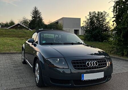 Audi TT Roadster 1.8T 110KW -