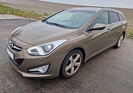 Hyundai i40 cw XENON Rückfahr Kammera SHZ