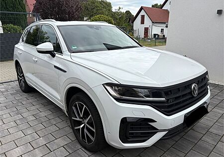 VW Touareg Volkswagen 3.0 TDI R-LINE. Reifen, TÜV, Service NEU