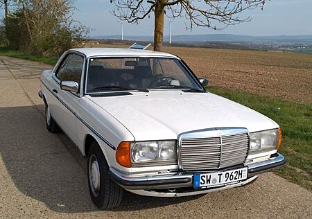 Mercedes-Benz 230 CE - W123 H-Kennzeichen