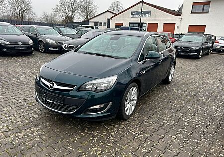 Opel Astra J Sports Tourer Exklusiv / Navi / SHZ /