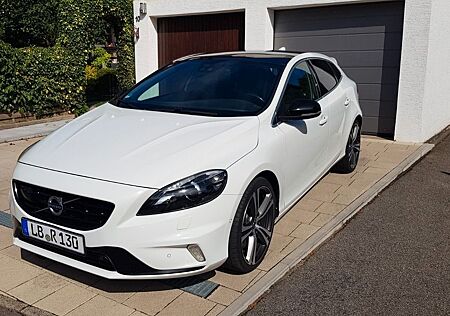 Volvo V40 D4 Geartronic Summum Vollausstattung R-Line