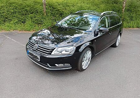VW Passat Variant Volkswagen 2.0 TDI Highline*Leder*Xenon*Sthz