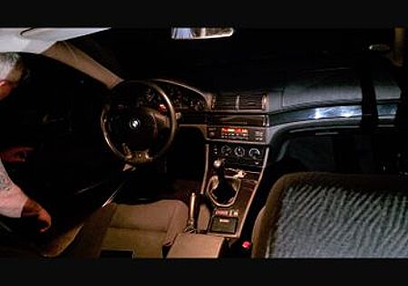 BMW 523i