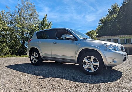 Toyota RAV 4 2.2-l-D-CAT 4x4 Executive Executive