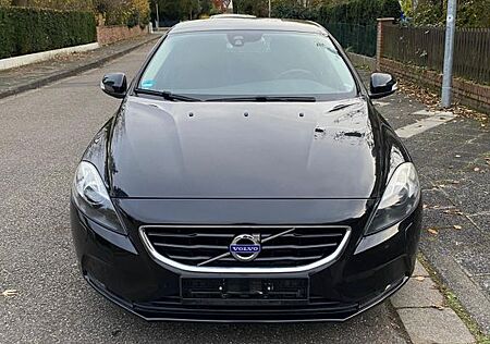 Volvo V40 D2 -