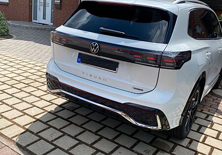 VW Tiguan Volkswagen 2.0 TDI SCR 142kW DSG 4MOTION Eleganc...