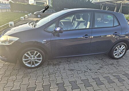 Toyota Auris 1,6-"LIFE"