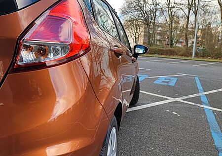 Ford Fiesta 1,5 TDCi 1 Hand Scheckheftgepflegt