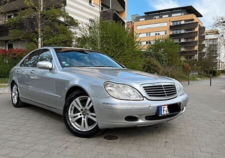 Mercedes-Benz S 320 Benzin/Leder/Navi/Schiebedach/PDC/SHZ/