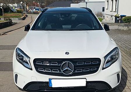 Mercedes-Benz GLA 220 4MATIC DCT -