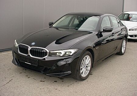 BMW 320E *Curved Display*PDC*Navi*LED