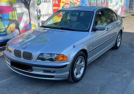BMW 318i -