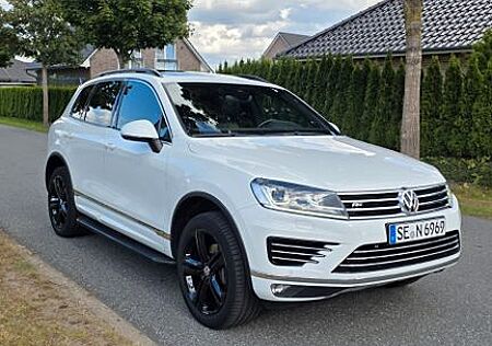 VW Touareg Volkswagen 3.0 V6 TDI R-Line