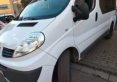 Renault Trafic Combi L1H1 9 Sitze neue TÜV