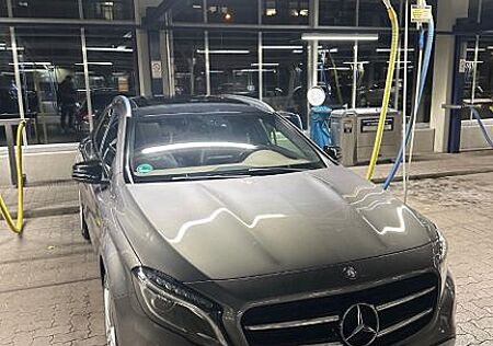 Mercedes-Benz GLA 250 4MATIC DCT Edition 1 Edition 1