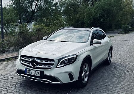 Mercedes-Benz GLA 220 GLA 220d | 4MATIC | Kamera | Pano | TOP gepflegt
