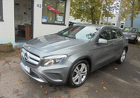 Mercedes-Benz GLA 200 "KLIMATR.-LEDER-PDC"