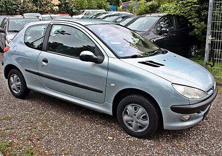 Peugeot 206 1.4 Tendance 75 / TÜV/AU 09/2026