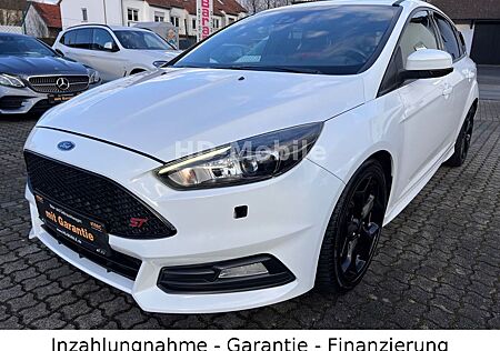 Ford Focus Lim. ST, Automatik, Navi, Xenon, Leder