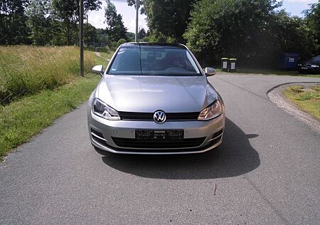 VW Golf Volkswagen 7, "AUTOMATIK" NUR 19000km, Rentnerfahrzeug