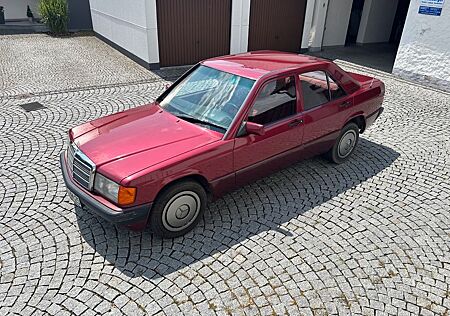 Mercedes-Benz 190 E 2.0
