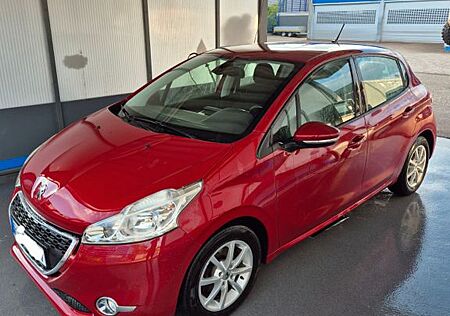 Peugeot 208 1.2L 82Ps "TOP"